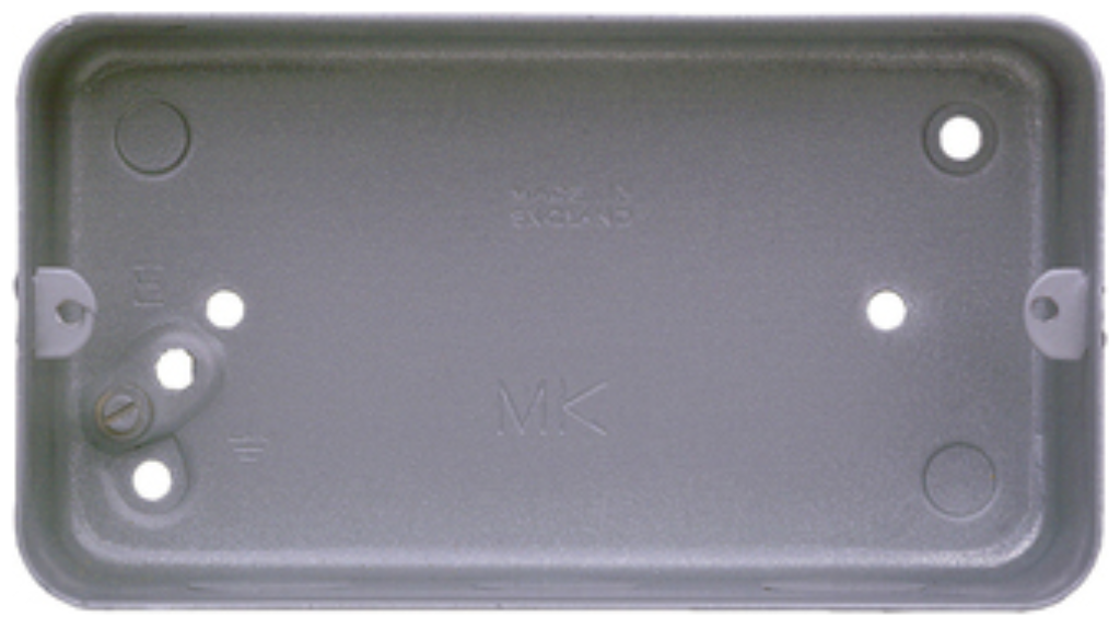 Box, 3 & 4 Gang Flush, c/w 4 x 20mm & 4 x 25mm KO